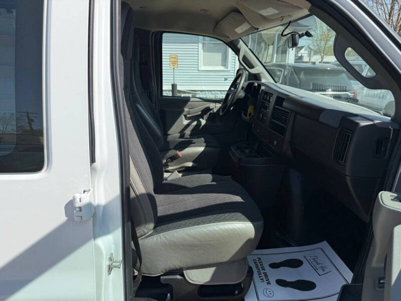 2024 Chevrolet Express 2500