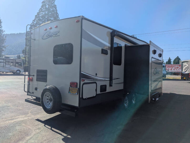 2017 **SOLD** Keystone RV Cougar 28RKS / 32ft
