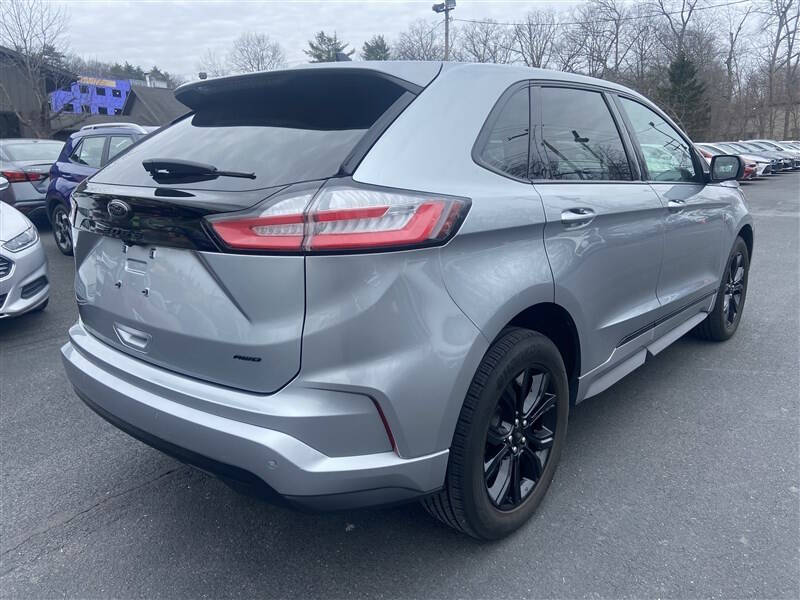 2022 Ford Edge SE