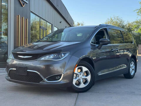 2017 Chrysler Pacifica Touring-L Plus