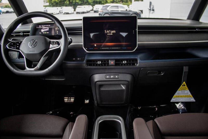 2025 Volkswagen ID. Buzz Pro S Plus