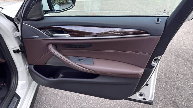 2022 BMW 5 Series 530e xDrive