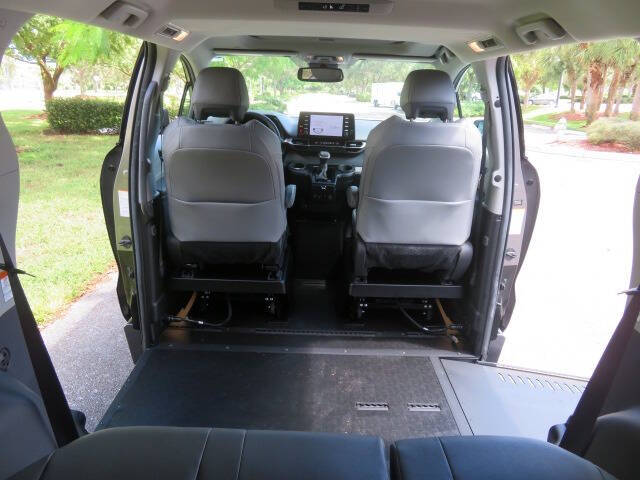 2024 Toyota Sienna XLE 7-Passenger