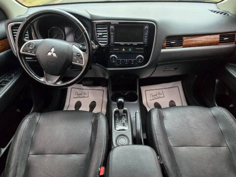2015 Mitsubishi Outlander SE