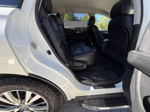 2018 Nissan Pathfinder SL