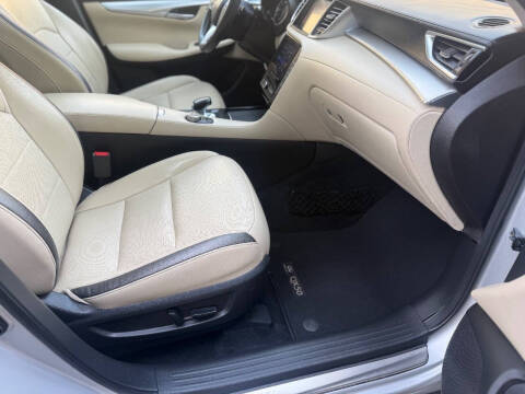 2019 Infiniti QX50 Essential