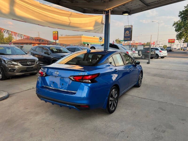 2020 Nissan Versa SR