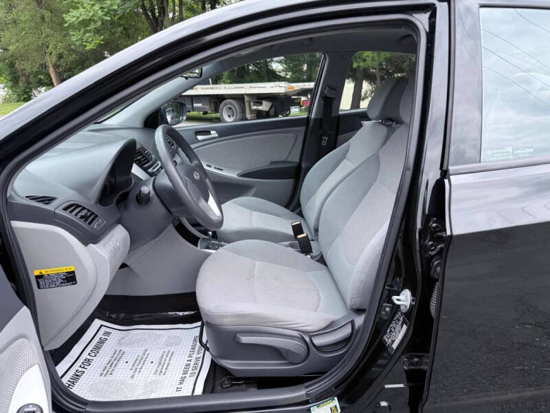 2013 Hyundai Accent GLS