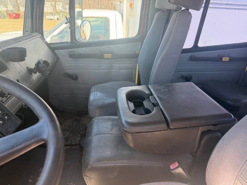 1999 Freightliner FL60