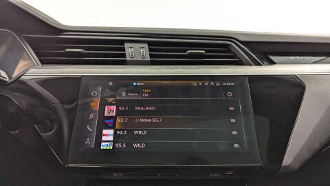 2023 Audi e-tron quattro Premium