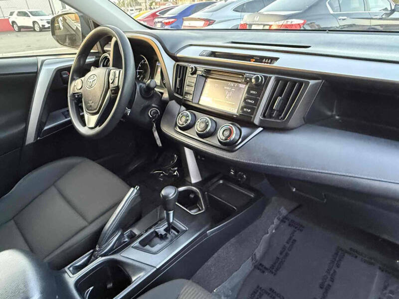 2017 Toyota RAV4 LE