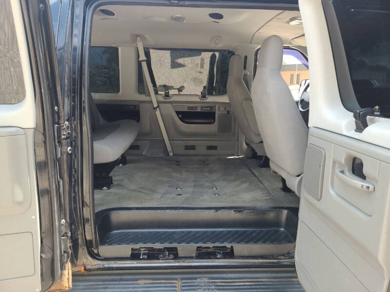 2011 Ford E-Series E-350 SD XLT