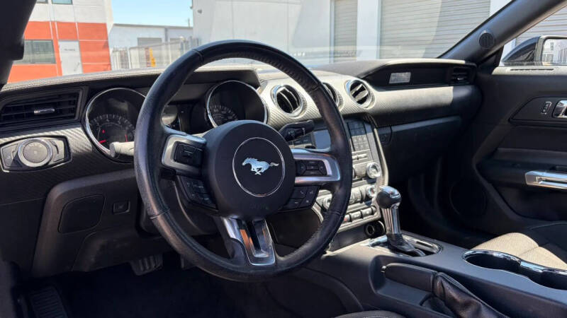 2016 Ford Mustang V6