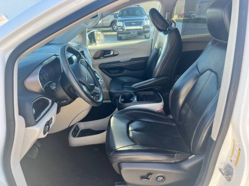 2021 Chrysler Voyager LXi