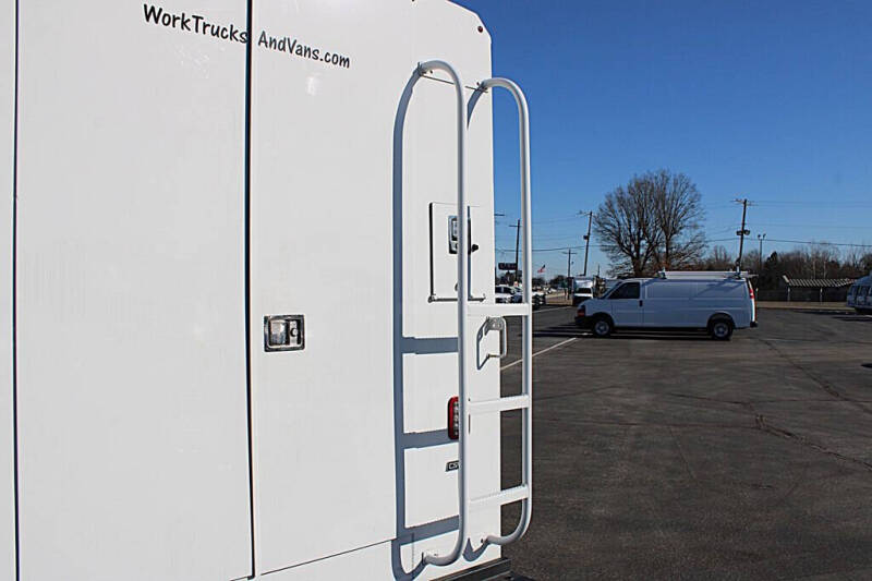 2023 Chevrolet Express 3500