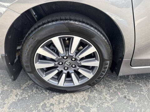 2018 Toyota Sienna XLE 7-Passenger