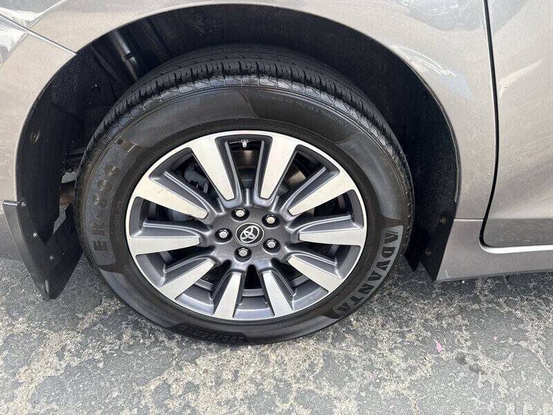 2018 Toyota Sienna XLE 7-Passenger