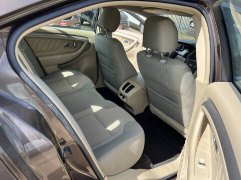 2015 Ford Taurus SEL
