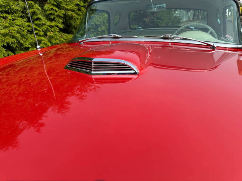 1957 Ford Thunderbird