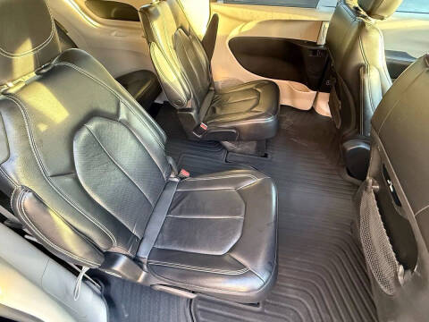 2022 Chrysler Pacifica Touring L
