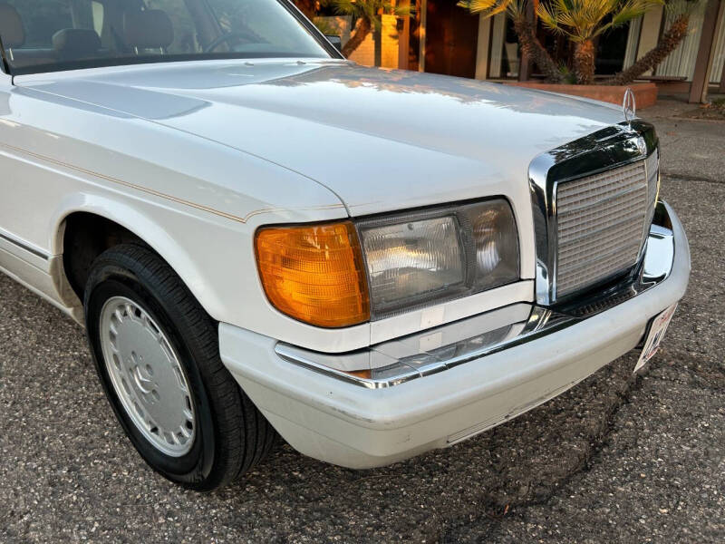 1989 Mercedes-Benz 300-Class 300 SE