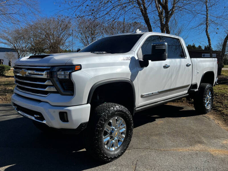 2024 Chevrolet Silverado 2500HD High Country photo 3