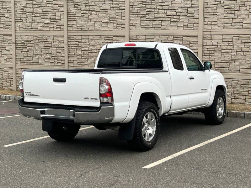 2011 Toyota Tacoma Base photo 9