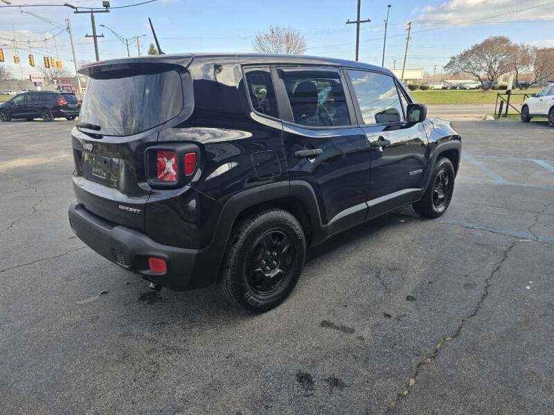 2017 Jeep Renegade Sport photo 3