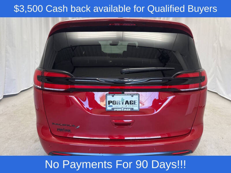 2026 Chrysler Pacifica Select