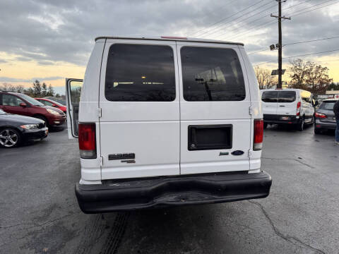 2009 Ford E-Series E-350 SD XLT