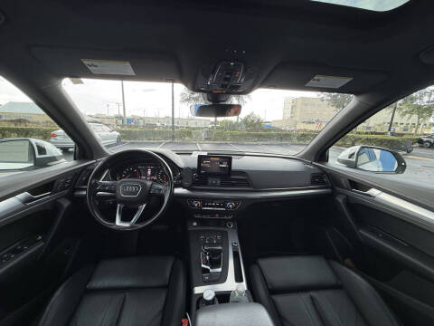 2020 Audi Q5 quattro Titanium Premium 45 TFSI