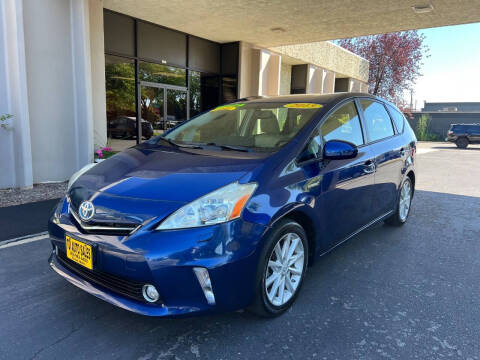 2013 Toyota Prius v Five