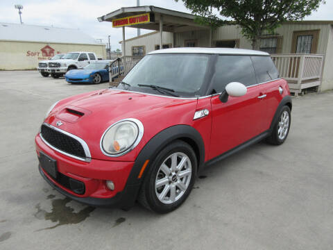 2011 MINI Cooper for sale at LUCKOR AUTO in San Antonio TX