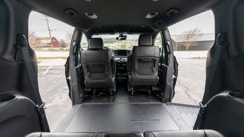 2025 Chrysler Pacifica Select