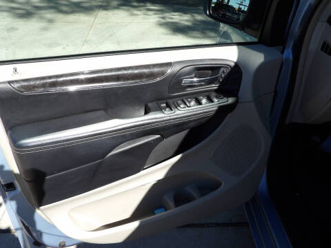 2012 Chrysler Town and Country Limited