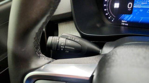 2025 Volvo XC40 B5 Plus Bright Theme