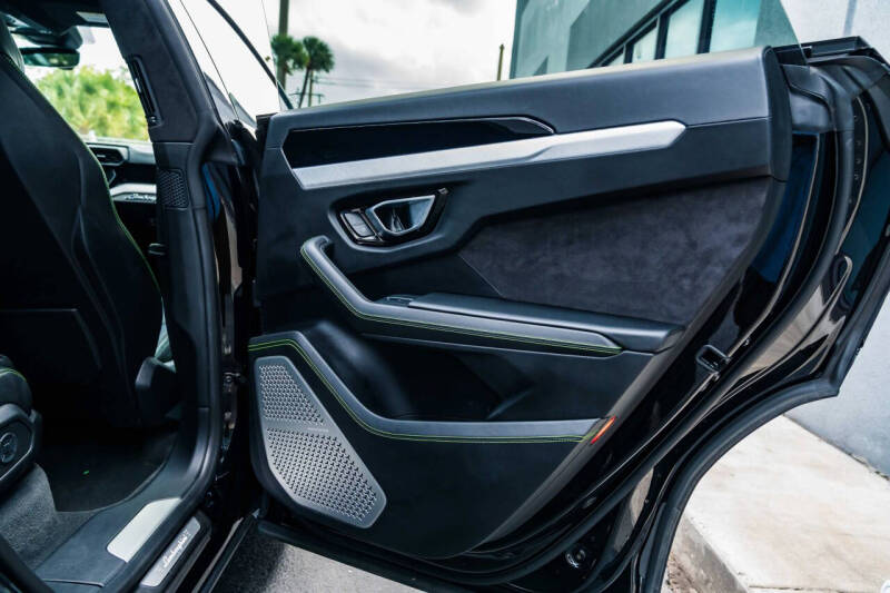 2019 Lamborghini Urus