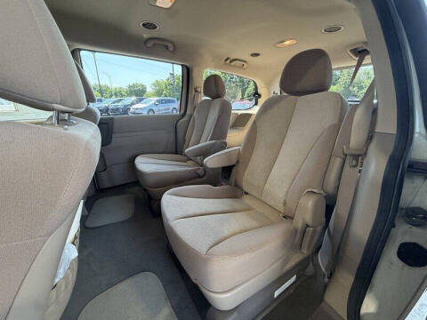 2012 Kia Sedona LX