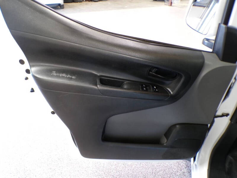 2017 Nissan NV200 SV