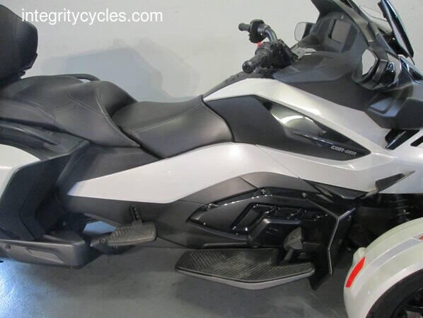 2021 Can-Am Spyder® RT Limited Dark