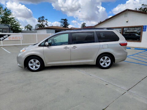 2015 Toyota Sienna LE 8-Passenger