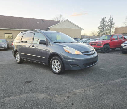 2009 Toyota Sienna LE 7-Passenger
