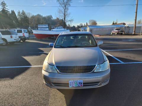 2001 Toyota Avalon for sale at RAINIER AUTO SALES LLC in Rainier OR