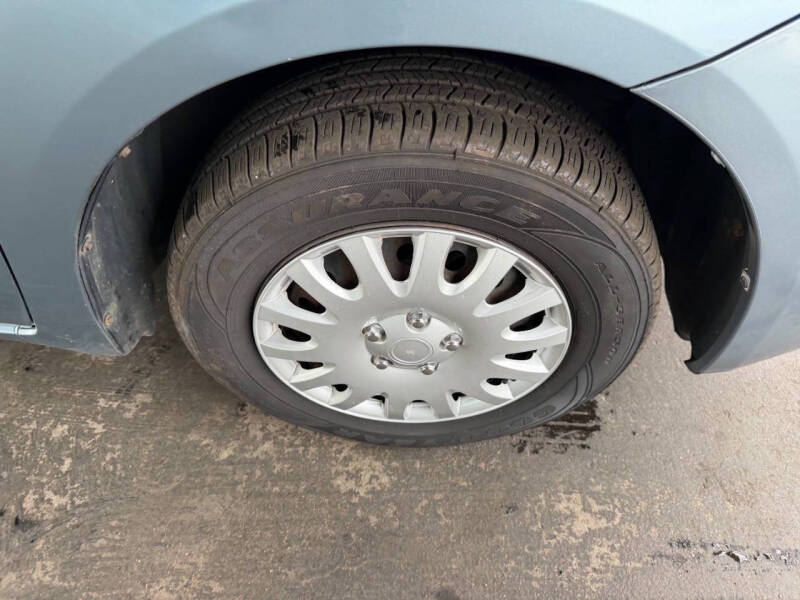 2005 Toyota Sienna LE 8 Passenger