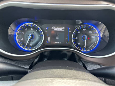 2022 Chrysler Voyager LX