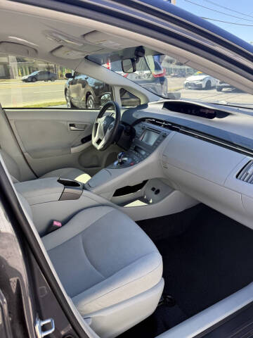 2012 Toyota Prius Two