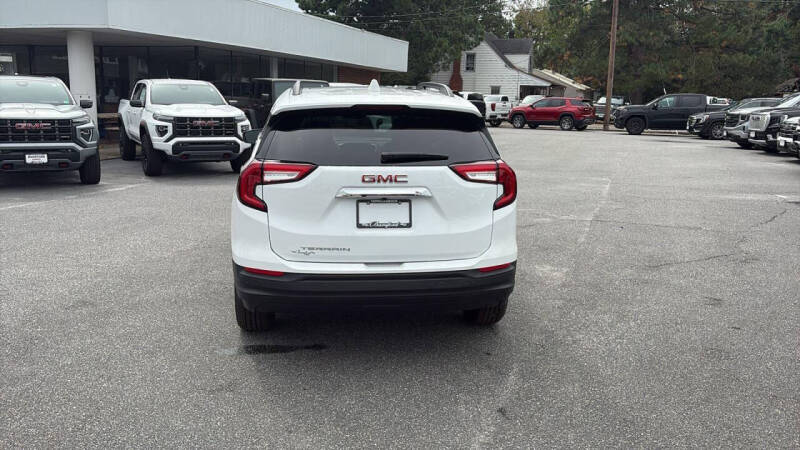 2024 GMC Terrain SLE