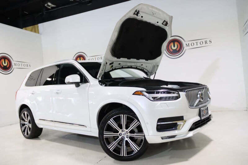 2023 Volvo XC90 B6 Ultimate Bright Theme 7P