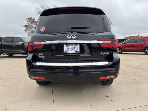2022 Infiniti QX80 Luxe