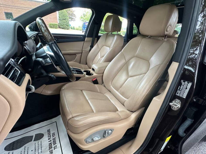 2020 Porsche Macan S